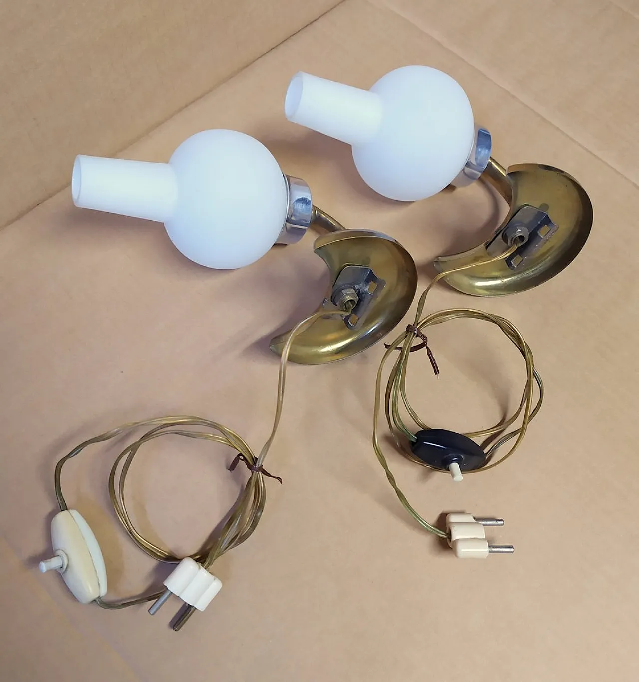 Pair of small wall lights by Stilnovo, 1950s 7