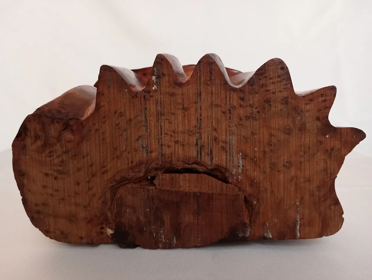 Scultura in radica di Tuia raffigurante donna con hijab, anni '60 22