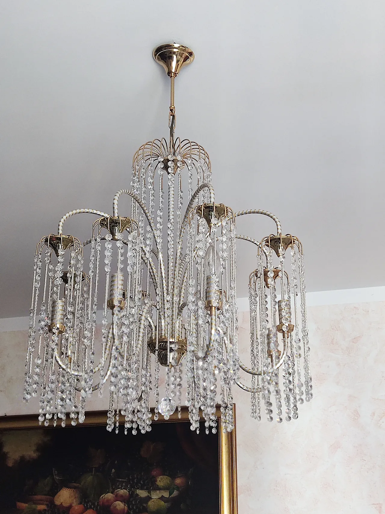 Classic cascading chandelier in crystal and gilded brass, 1980s 6