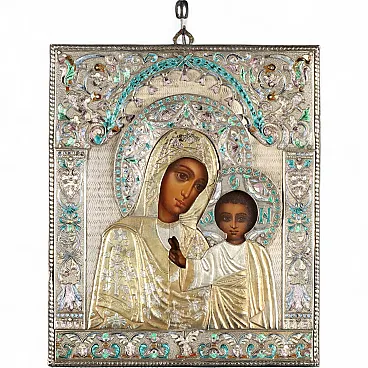 Madonna col Bambino in argento sbalzato, cesellato e dorato, '900