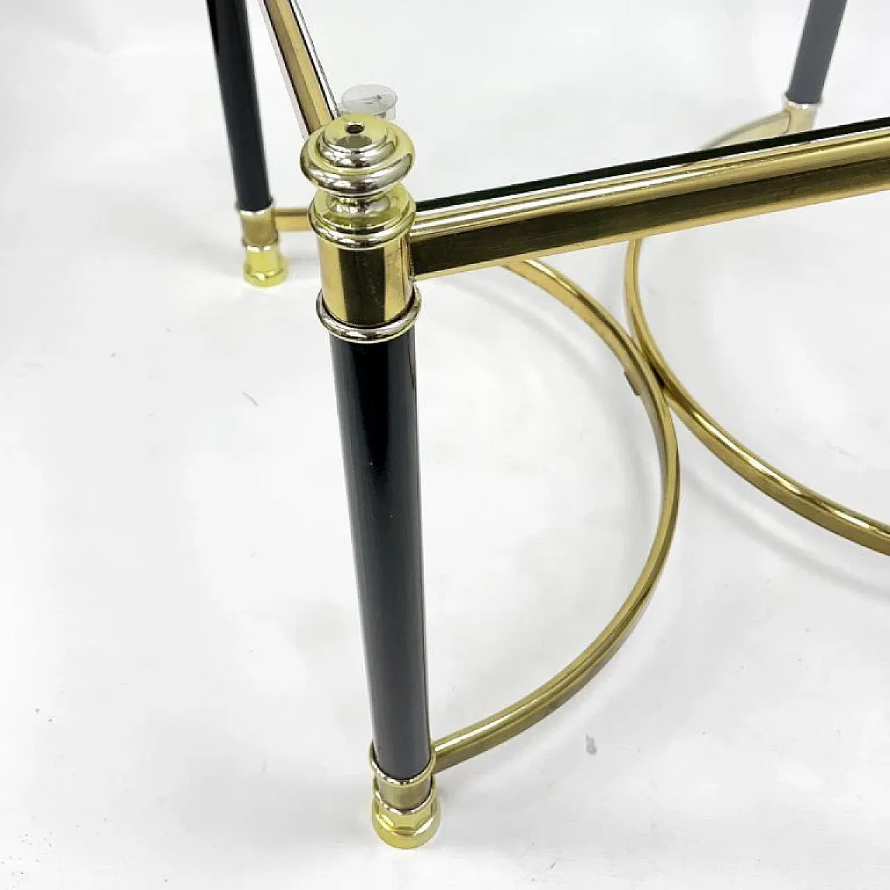 Hollywood Regency side table in brass and glass, 1970s 4