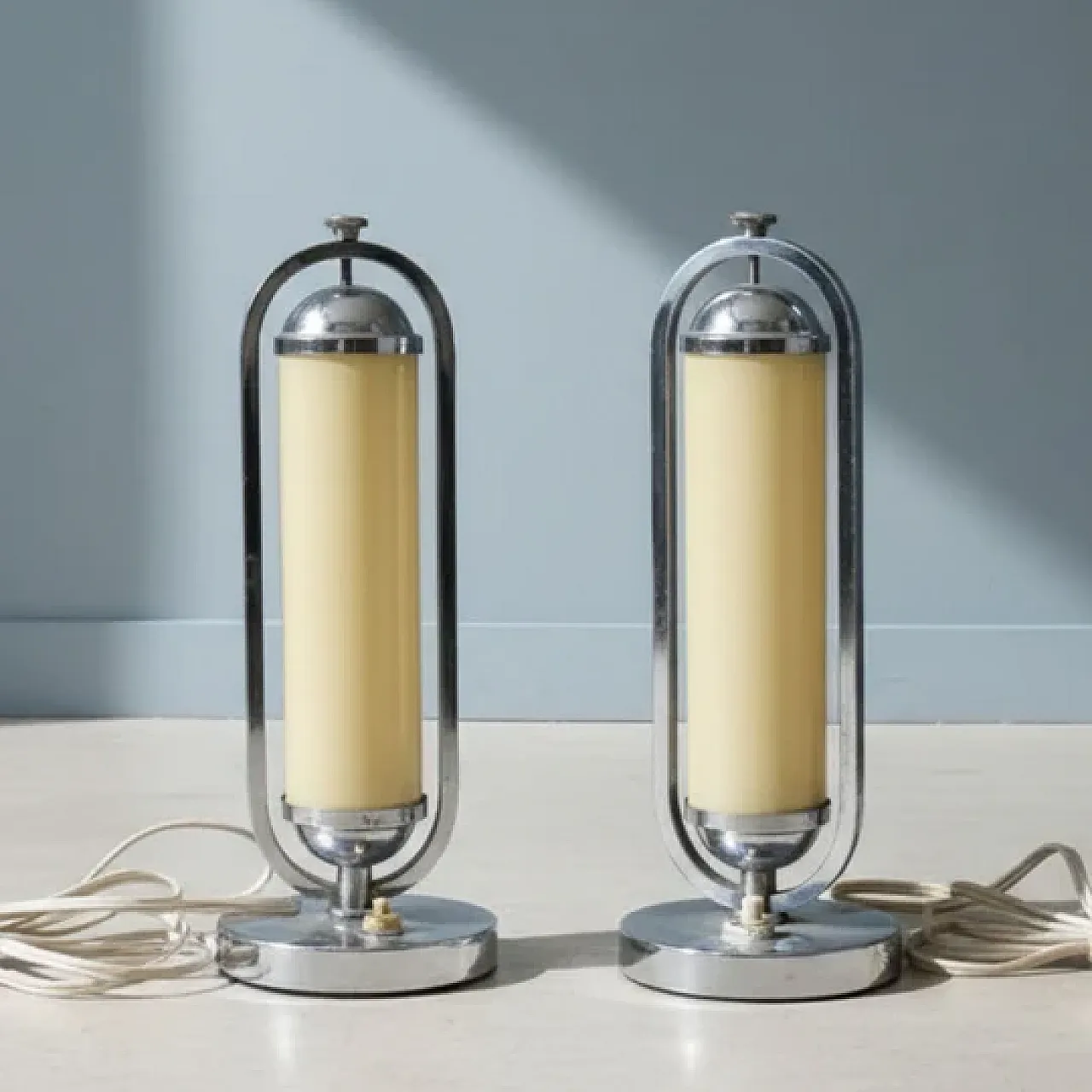 Pair of Bauhaus functionalist chrome table lamps, 1930s 4