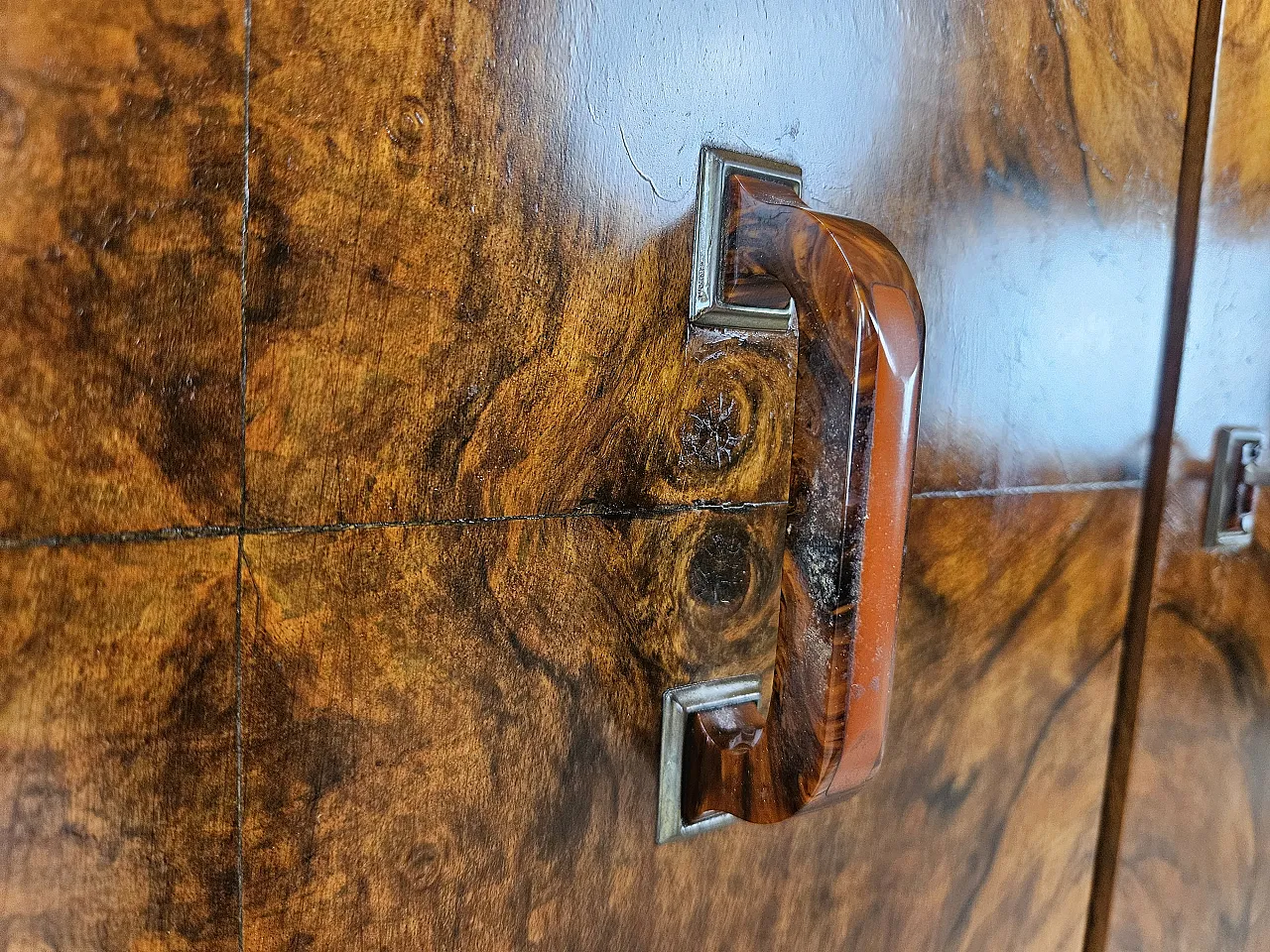 Art Deco sideboard in walnut 1940 12