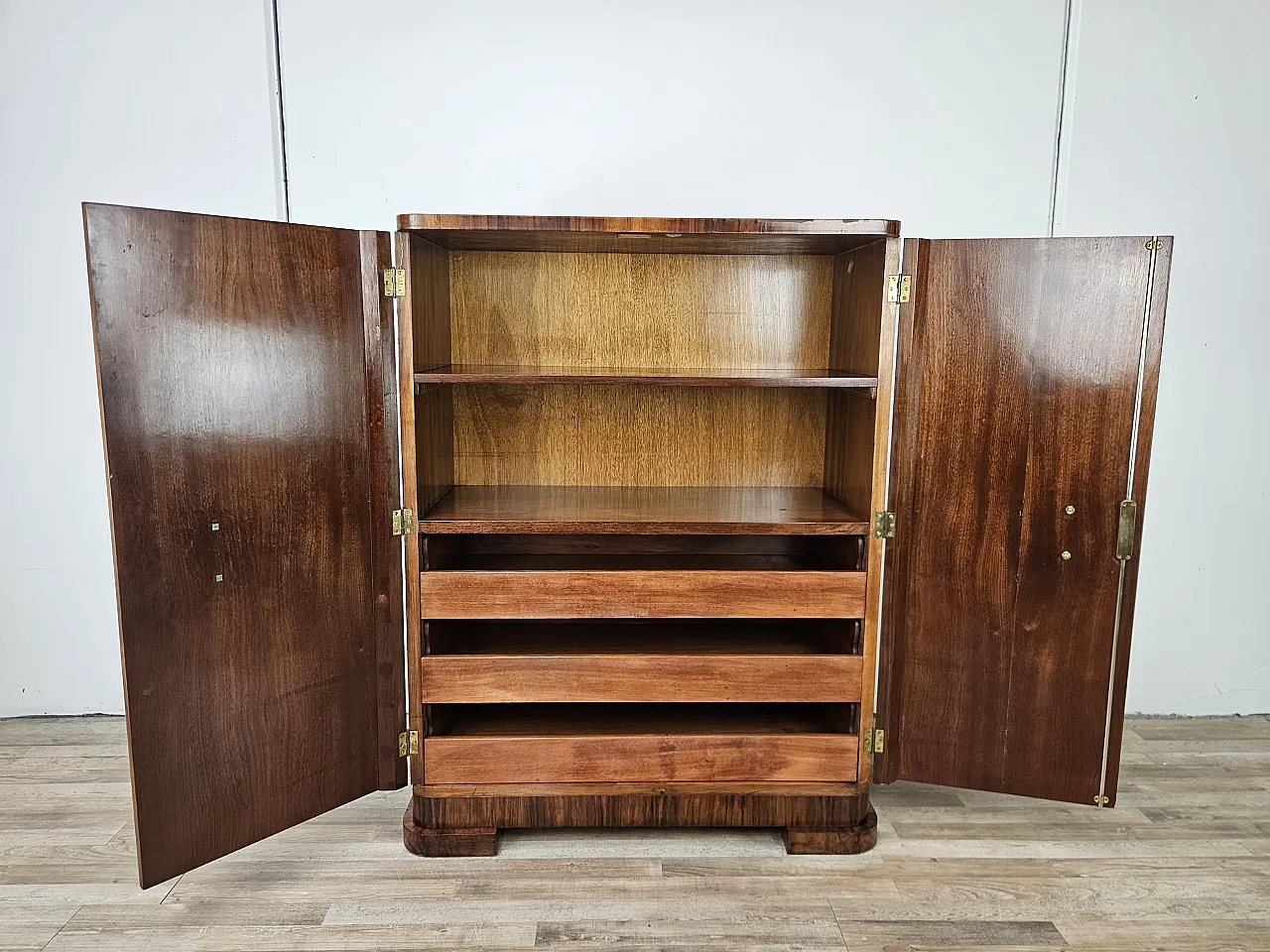Art Deco sideboard in walnut 1940 15