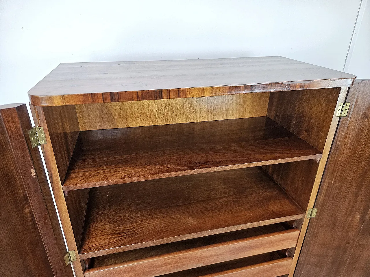 Art Deco sideboard in walnut 1940 16