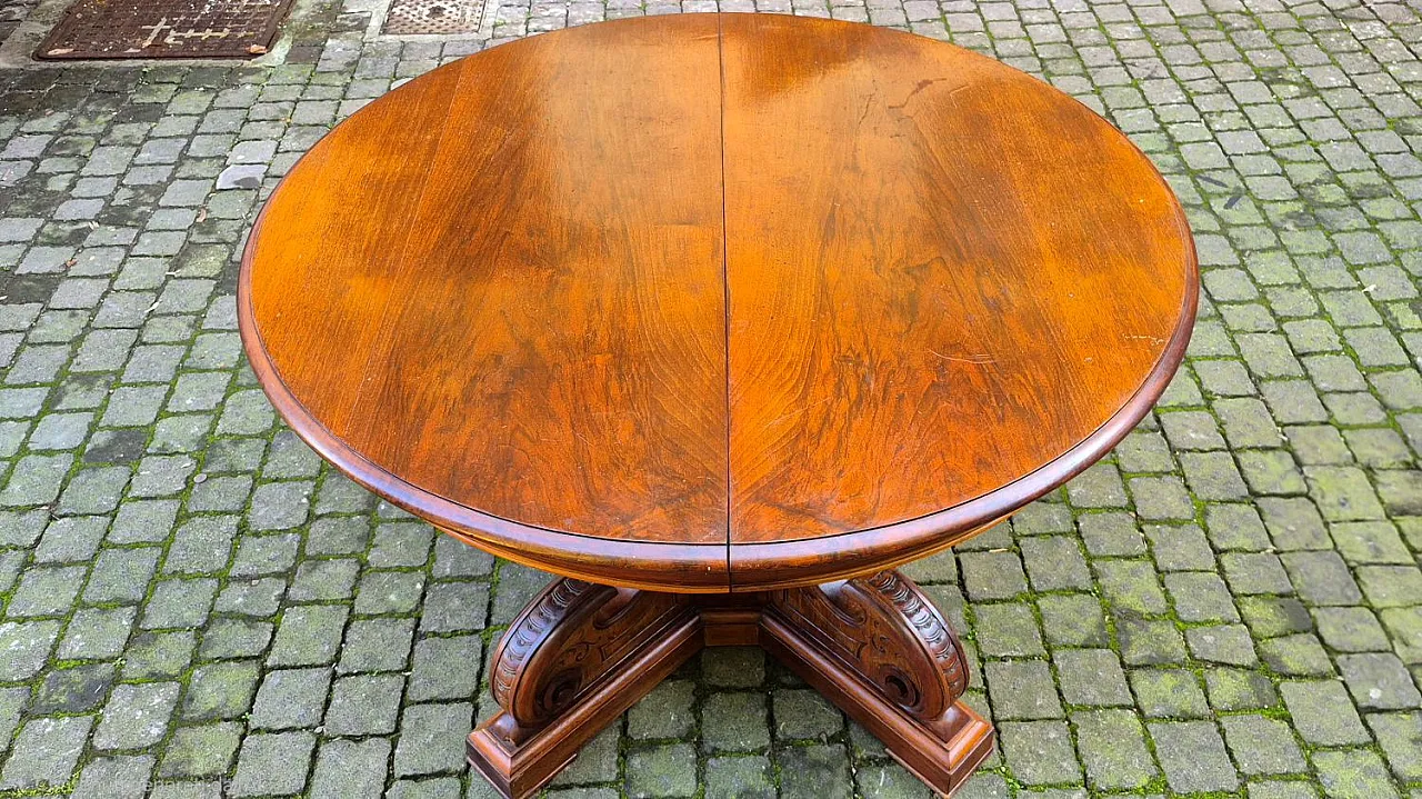 Extendable round walnut table, 19th century 7