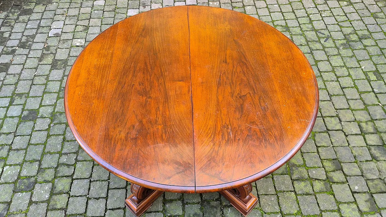 Extendable round walnut table, 19th century 8