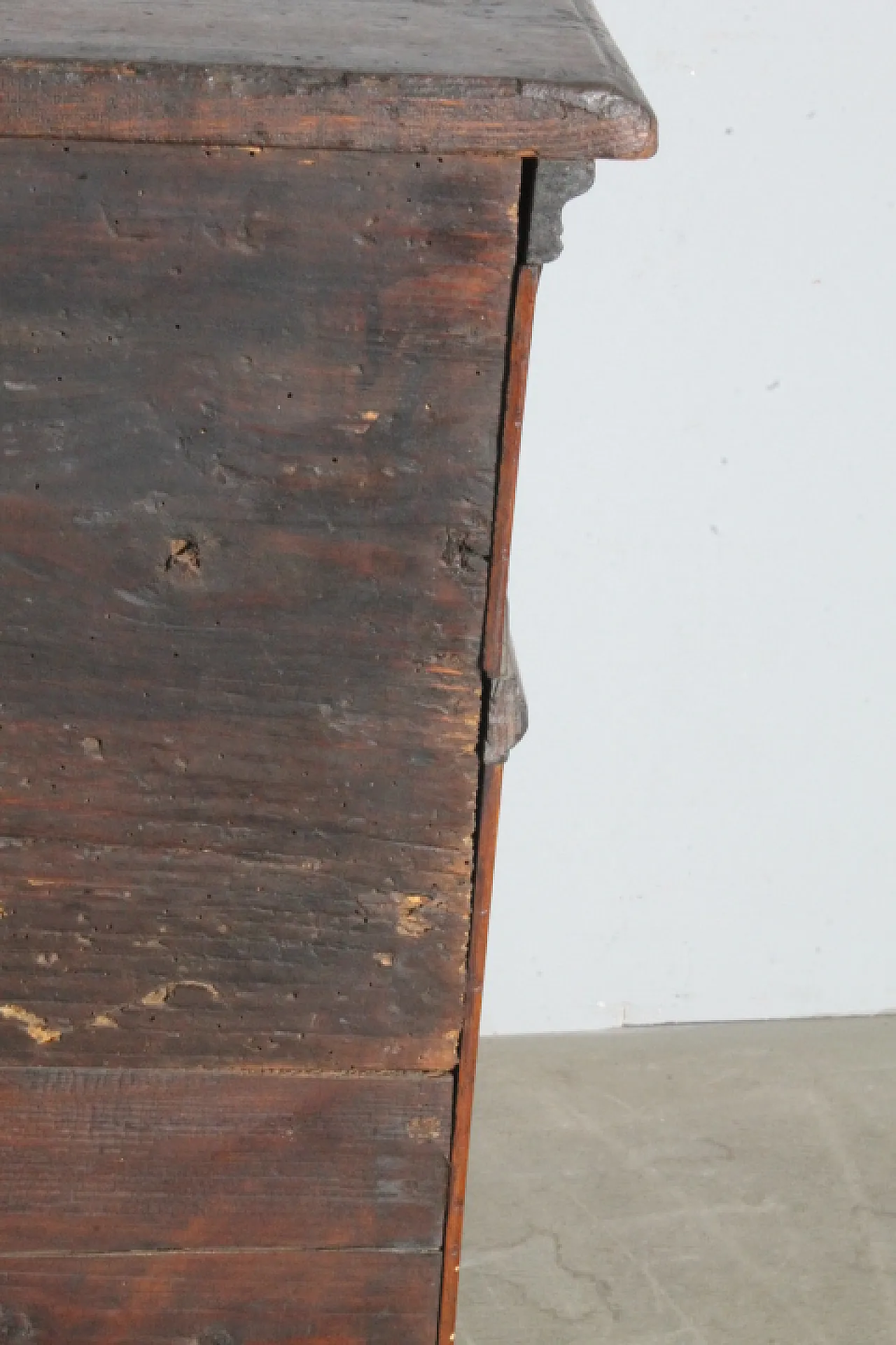 Walnut kneeler, Umbria, early 18th century 4