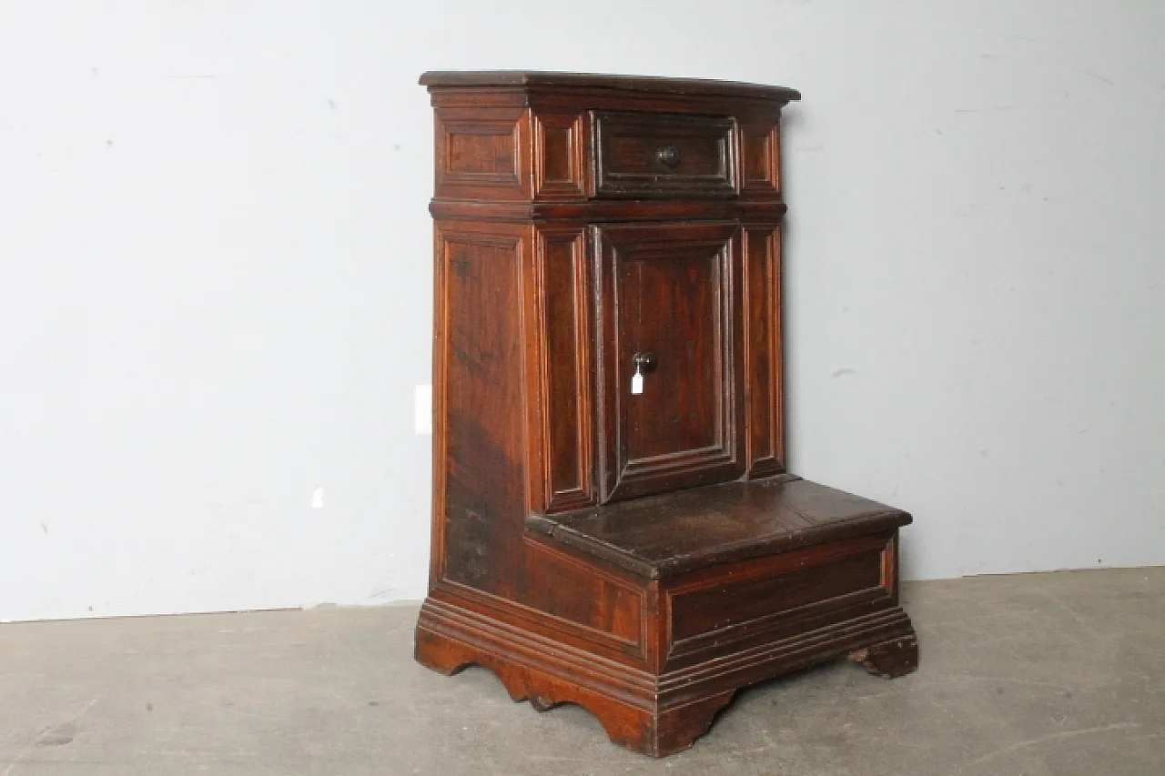 Walnut kneeler, Umbria, early 18th century 7