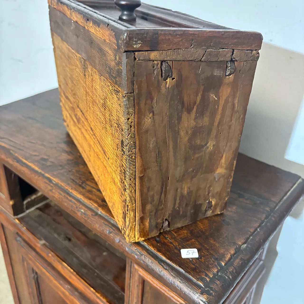 Walnut kneeler, Umbria, early 18th century 13