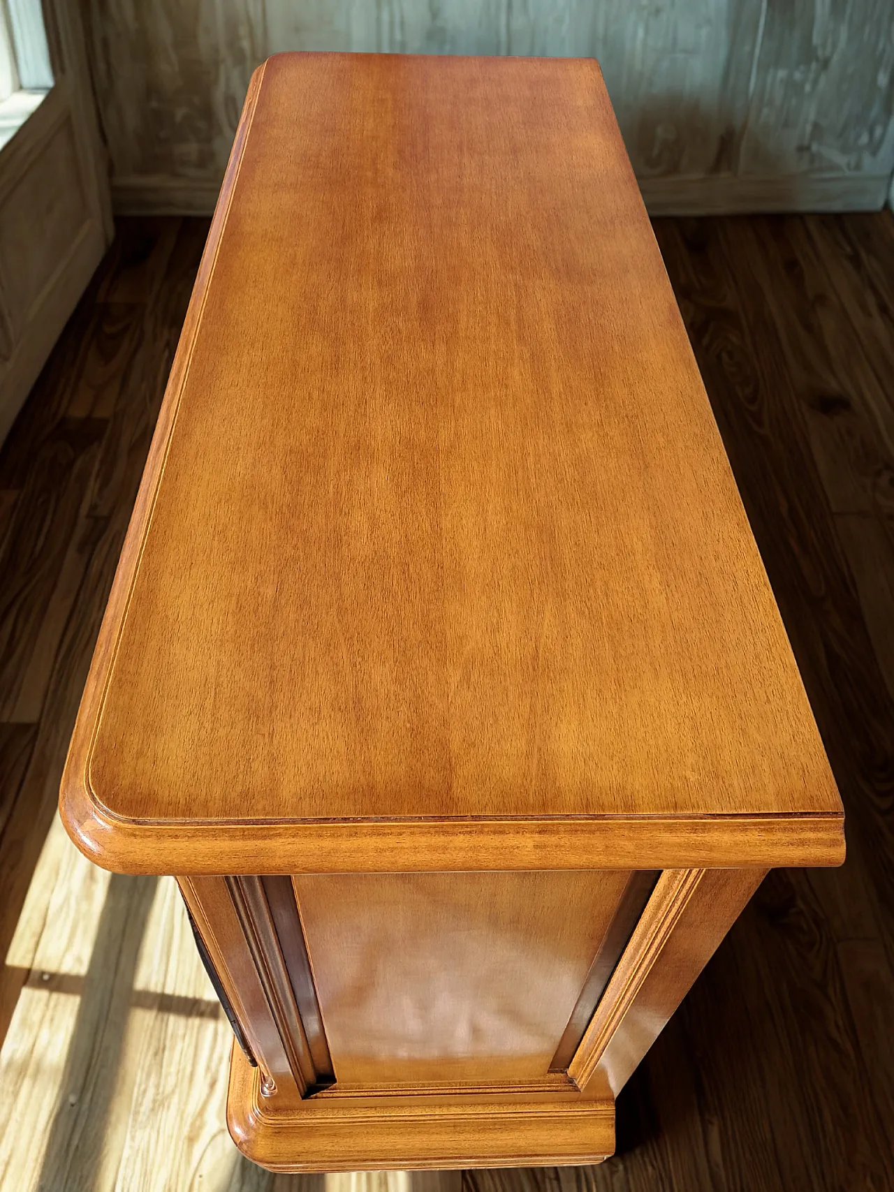Bellutti sideboard in solid walnut, 80s 9