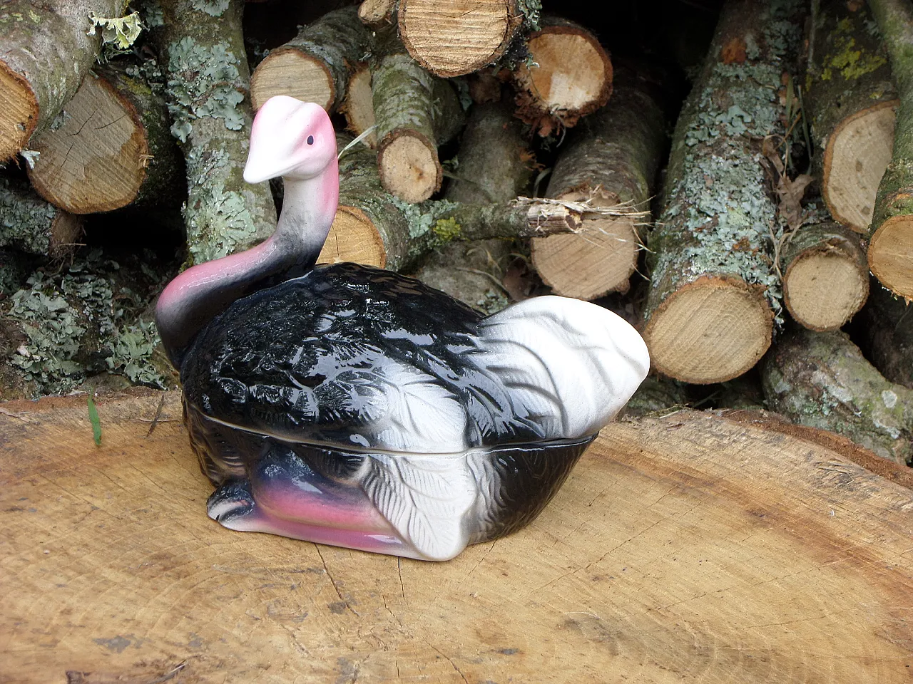 Ostrich Pate Dish Faience Terrine Pink, White and Black 70s 4