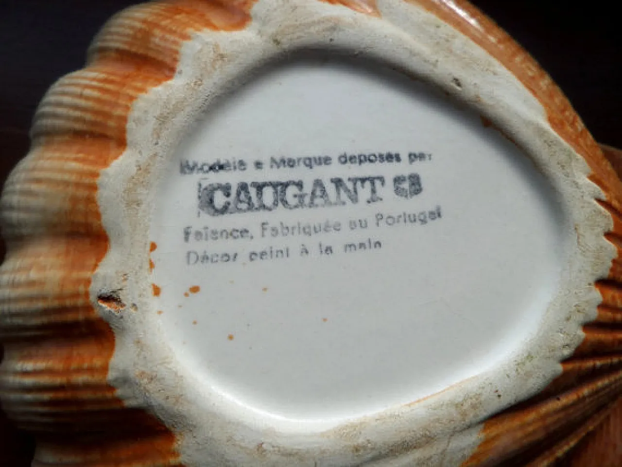 Scallop Shell Lidded Box in Faience, Beige and light brown, 70s 4