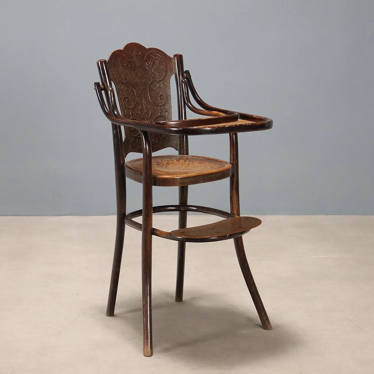 Seggiolone Thonet in faggio tinto noce, primo '900 1