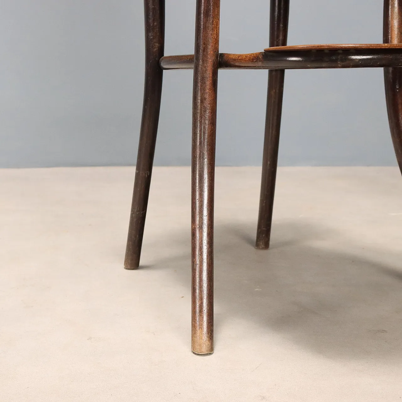 Seggiolone Thonet in faggio tinto noce, primo '900 10