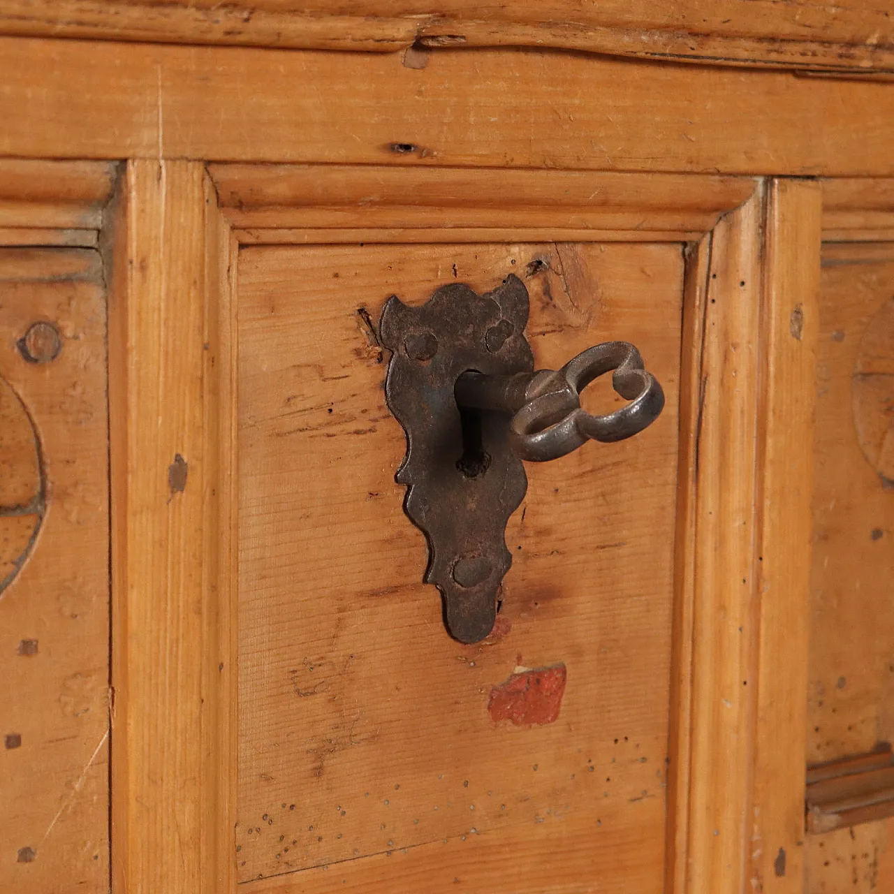 Cassapanca in abete e ferro, fine '700 7