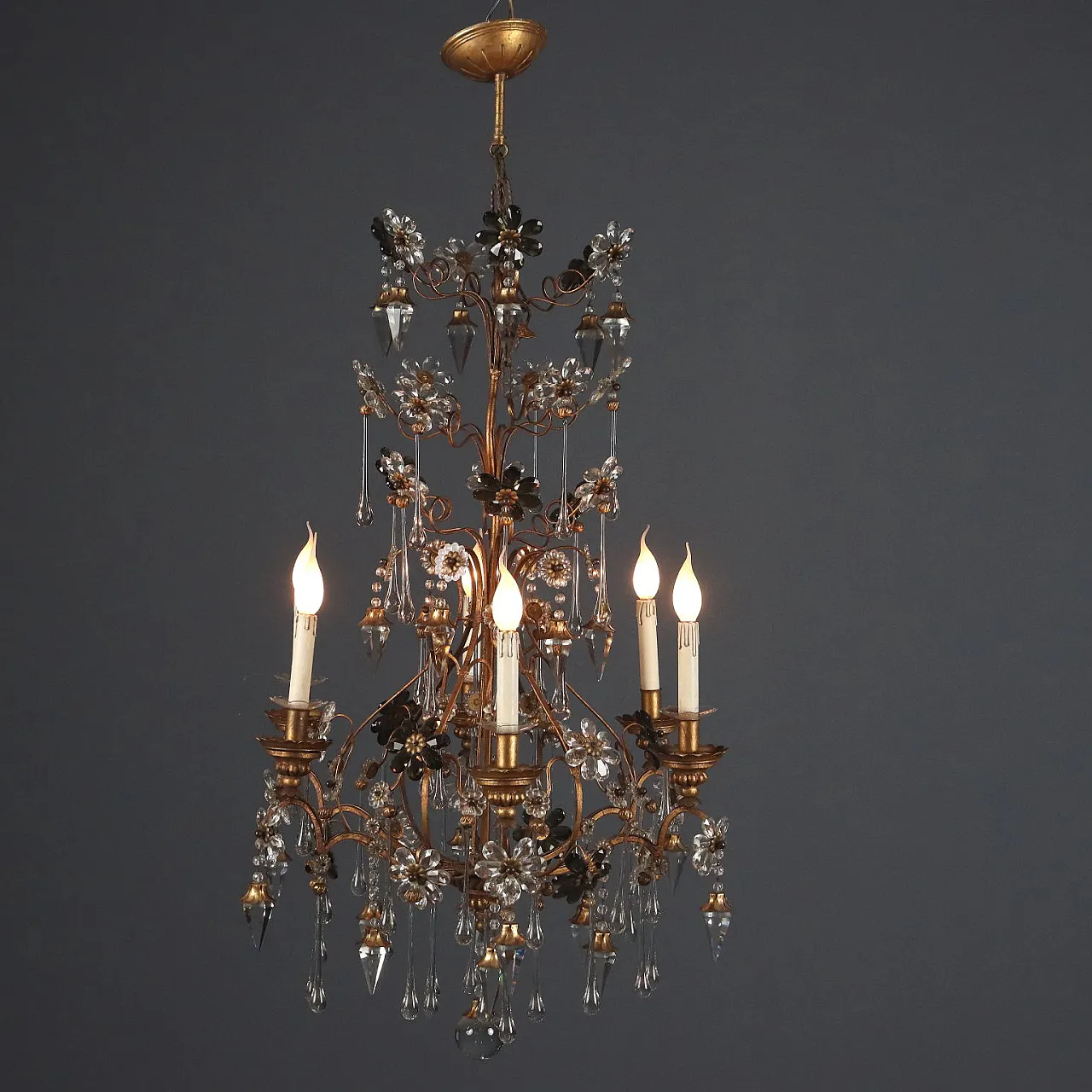 Lampadario in ferro dorato con pendenti in vetro, primo '900 1