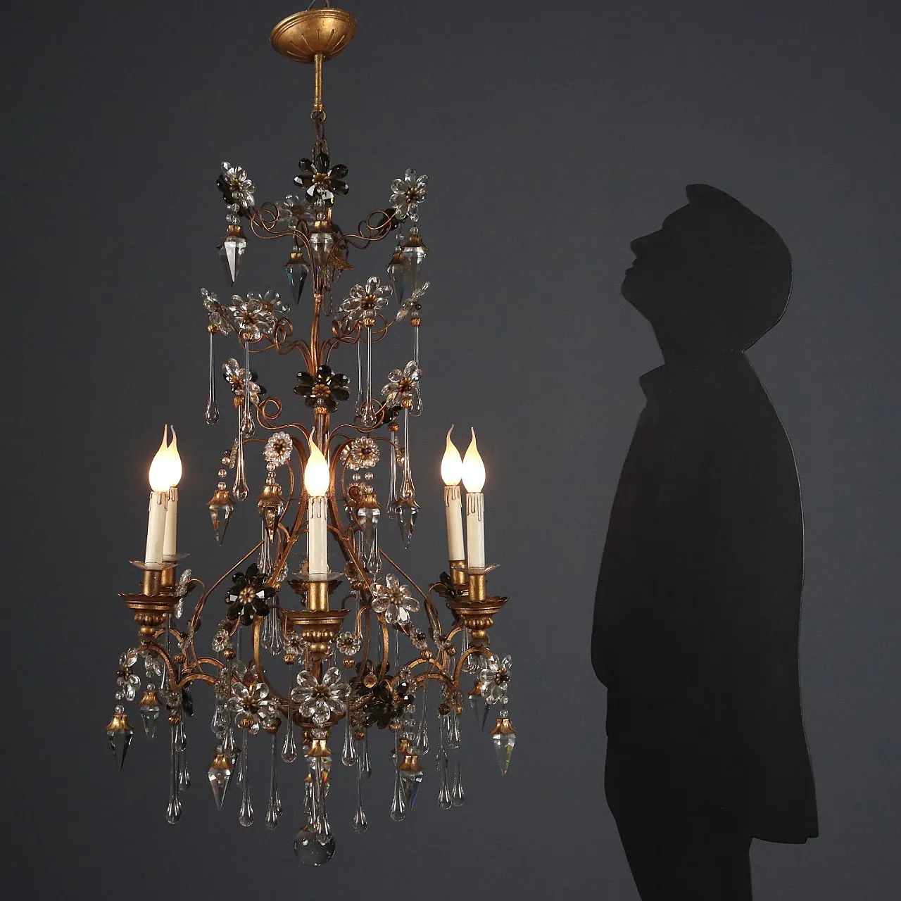 Lampadario in ferro dorato con pendenti in vetro, primo '900 2