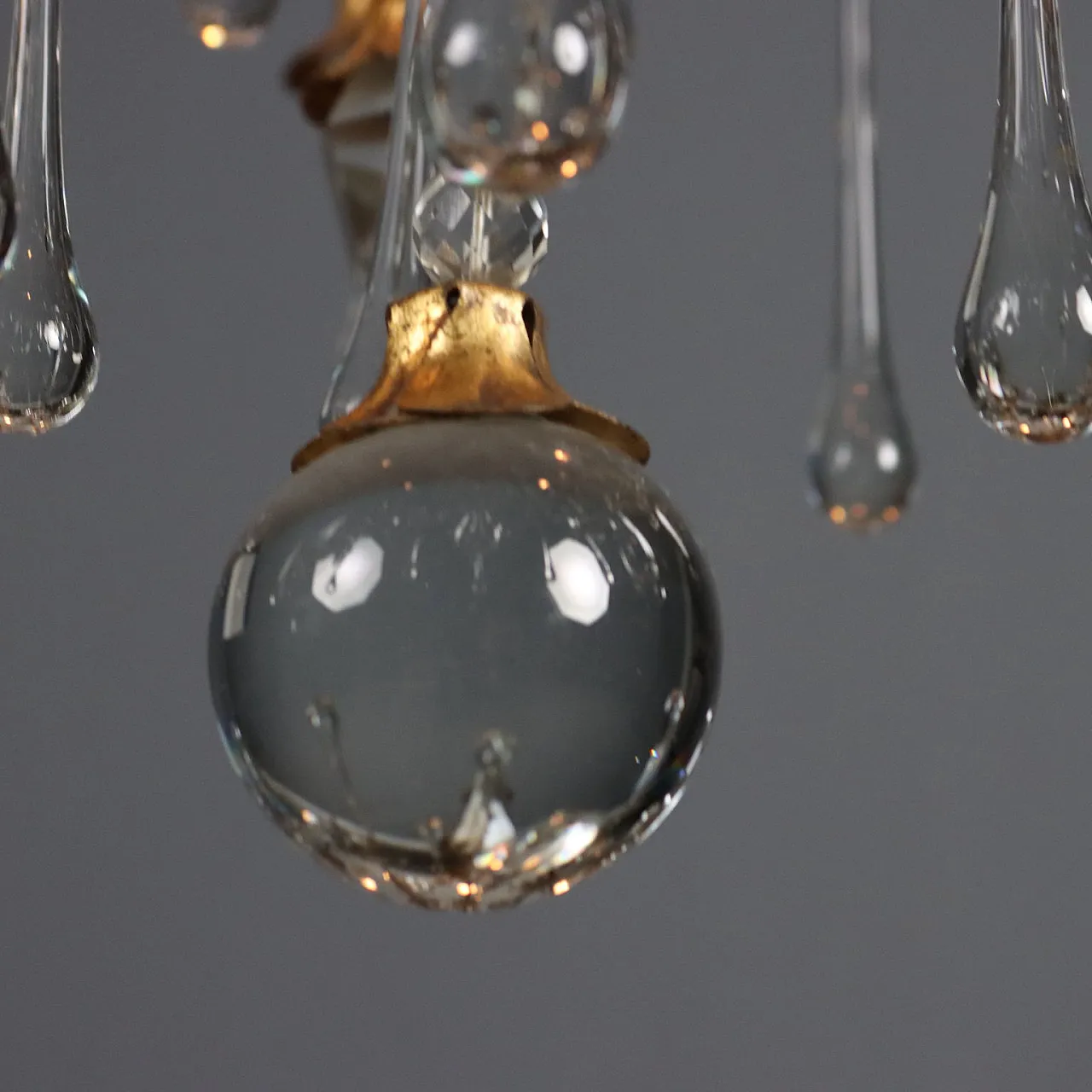 Lampadario in ferro dorato con pendenti in vetro, primo '900 8