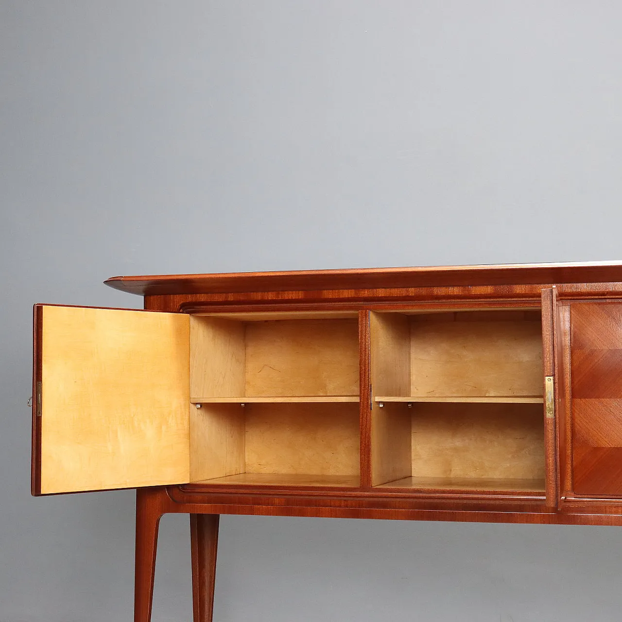 Mobile con impiallacciatura di mogano e piano in vetro, '900 4