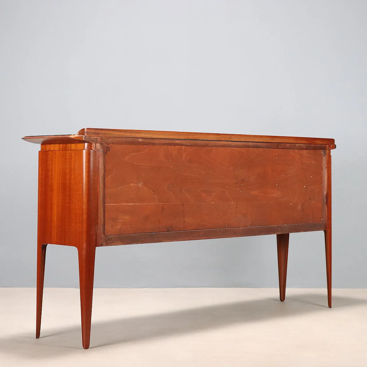 Mobile con impiallacciatura di mogano e piano in vetro, '900 10