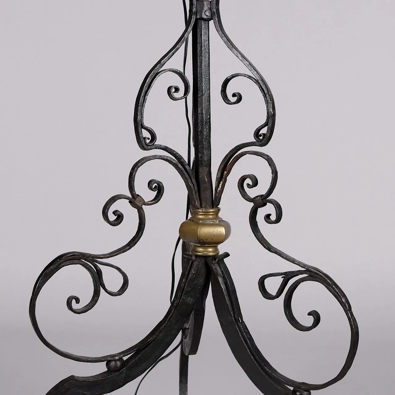 Candeliere in ferro battuto con inserti in bronzo, '800 5