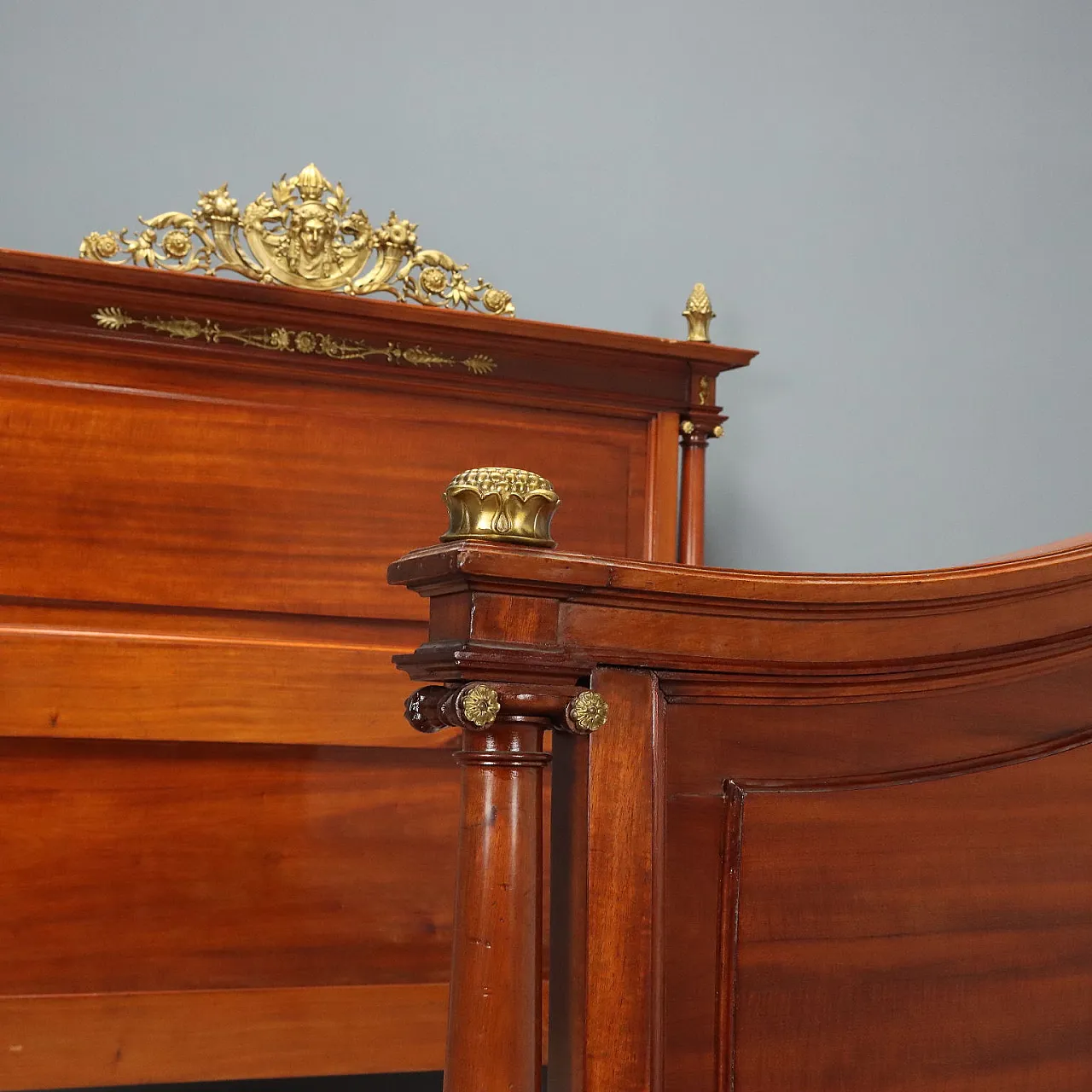 Double bed in mahogany and chiseled and gilded bronze, 20th century 4