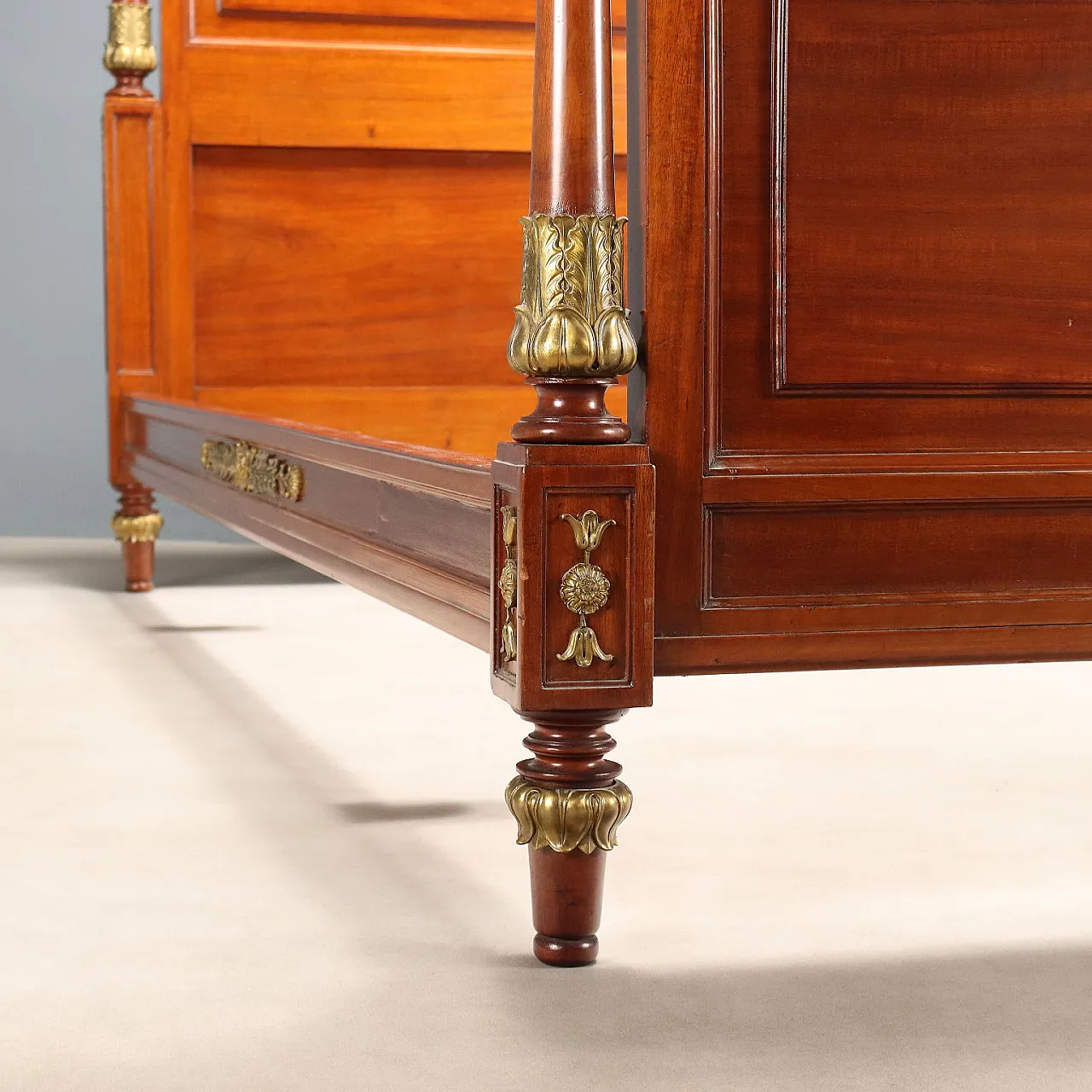 Double bed in mahogany and chiseled and gilded bronze, 20th century 8