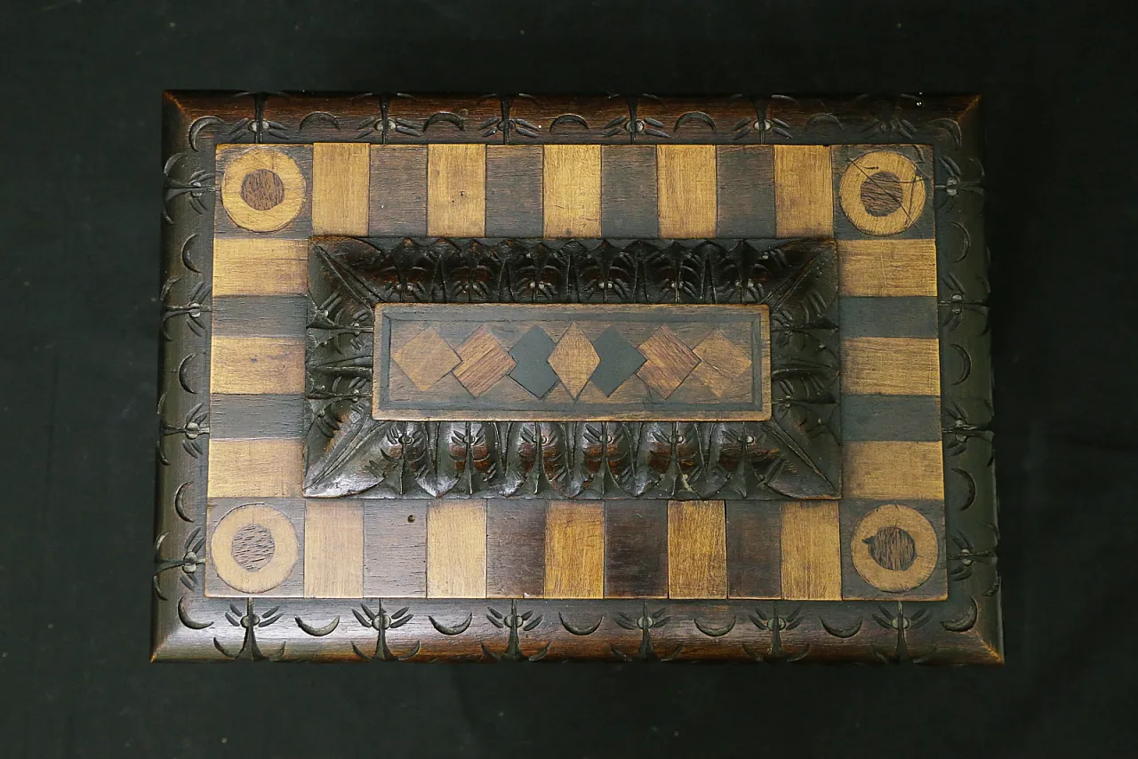 Urn box chest neo-renaissance mahogany, 19th century 10