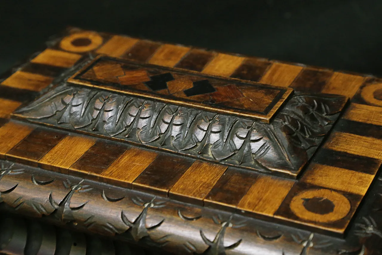 Urn box chest neo-renaissance mahogany, 19th century 12