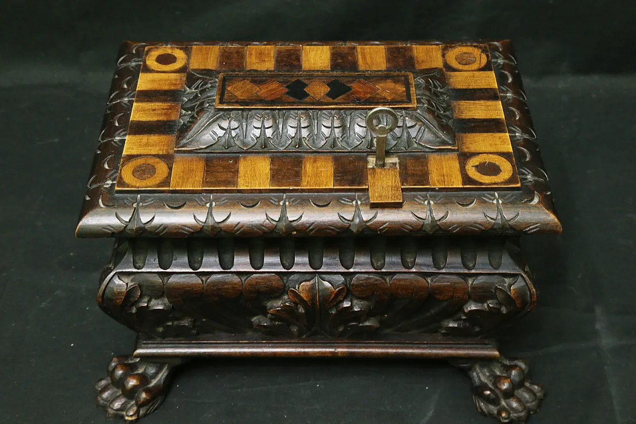 Urn box chest neo-renaissance mahogany, 19th century 15