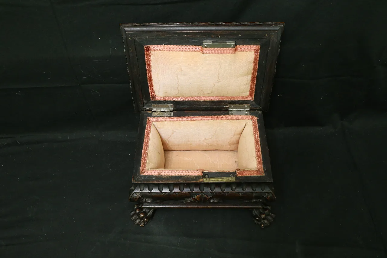Urn box chest neo-renaissance mahogany, 19th century 16