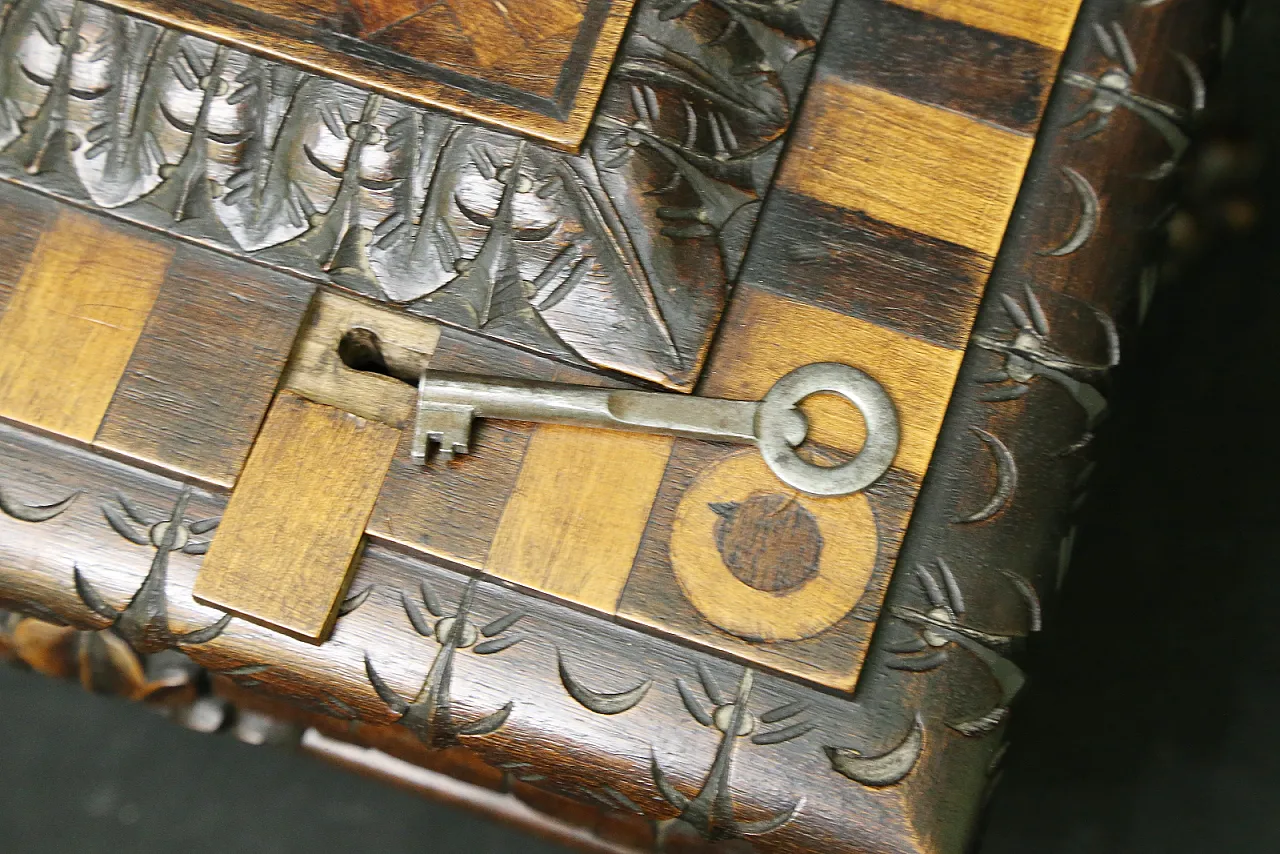 Urn box chest neo-renaissance mahogany, 19th century 19
