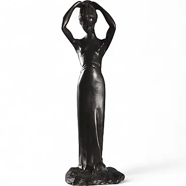 Fanciulla con le mani tra i capelli, scultura in bronzo, '900