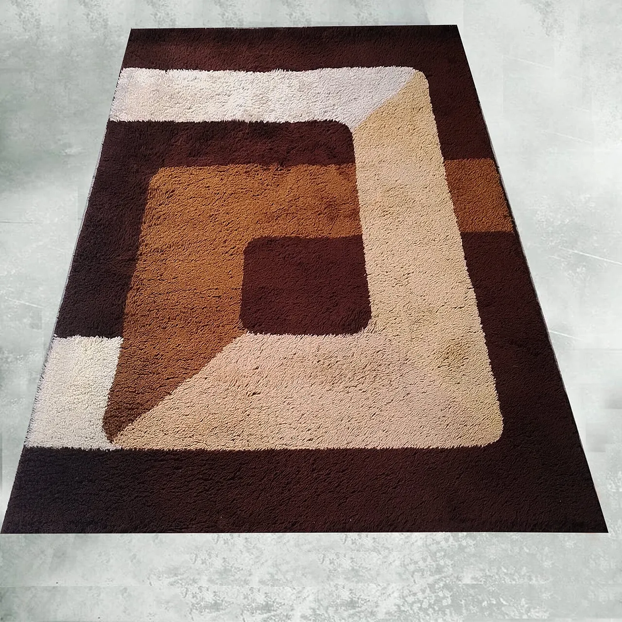 Geometric Space Age rug in wool, 1970s 2