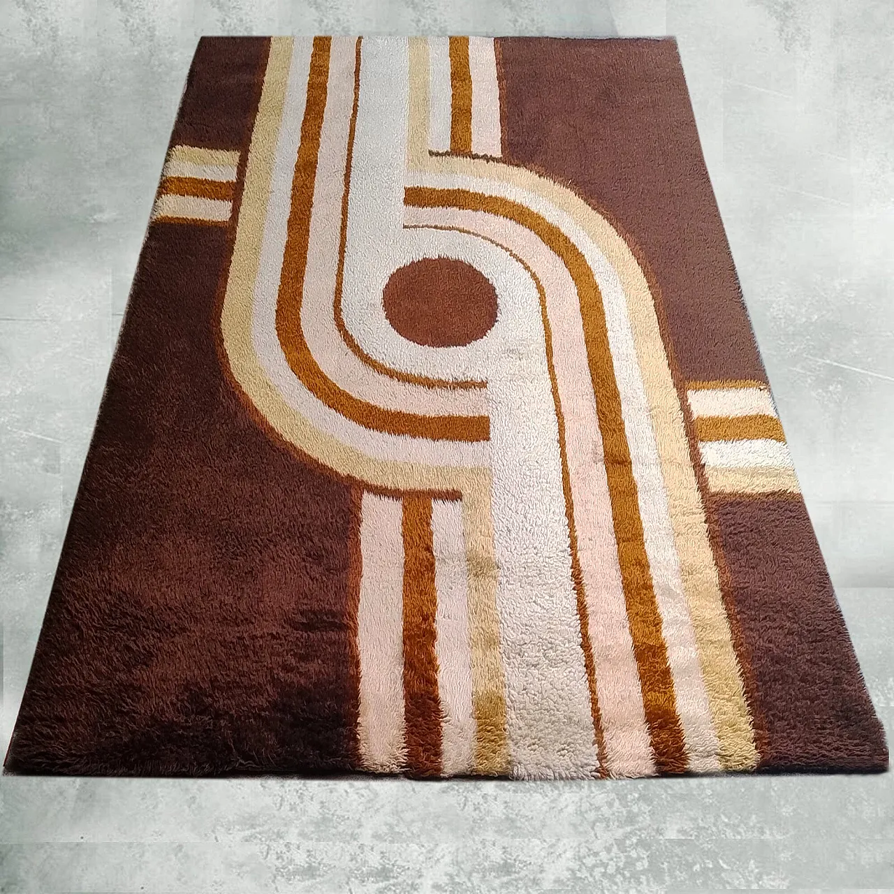 Museum-grade Avant-Garde wool rug, 1970s 2