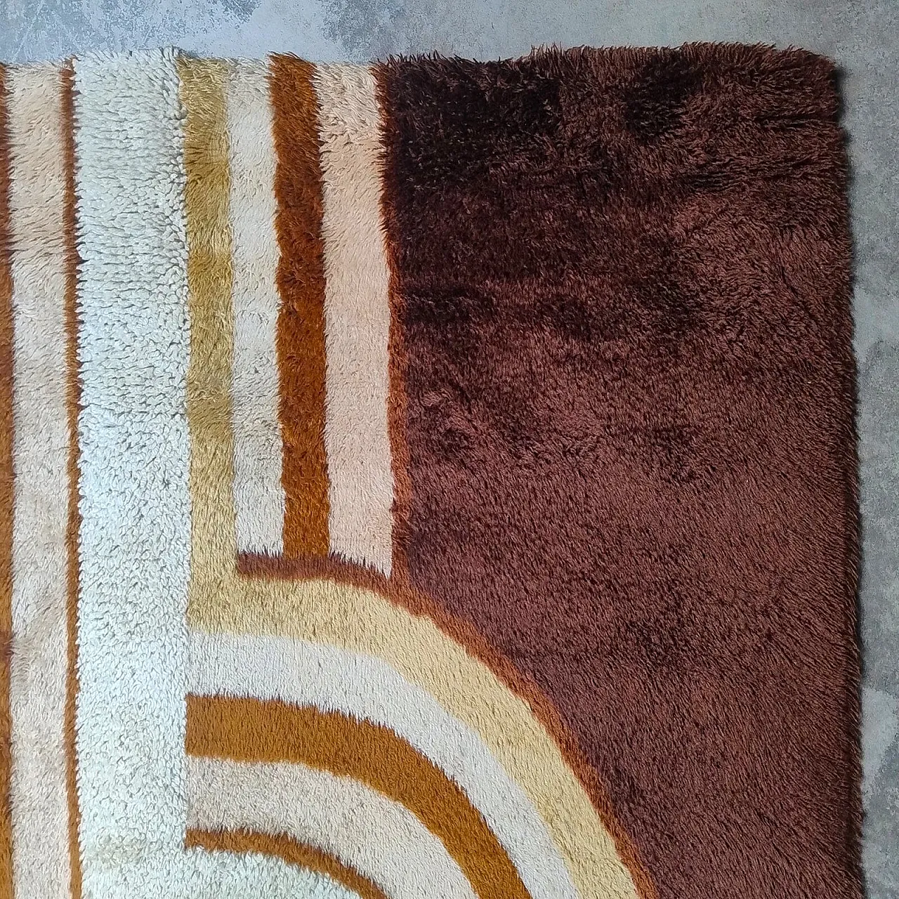 Museum-grade Avant-Garde wool rug, 1970s 6