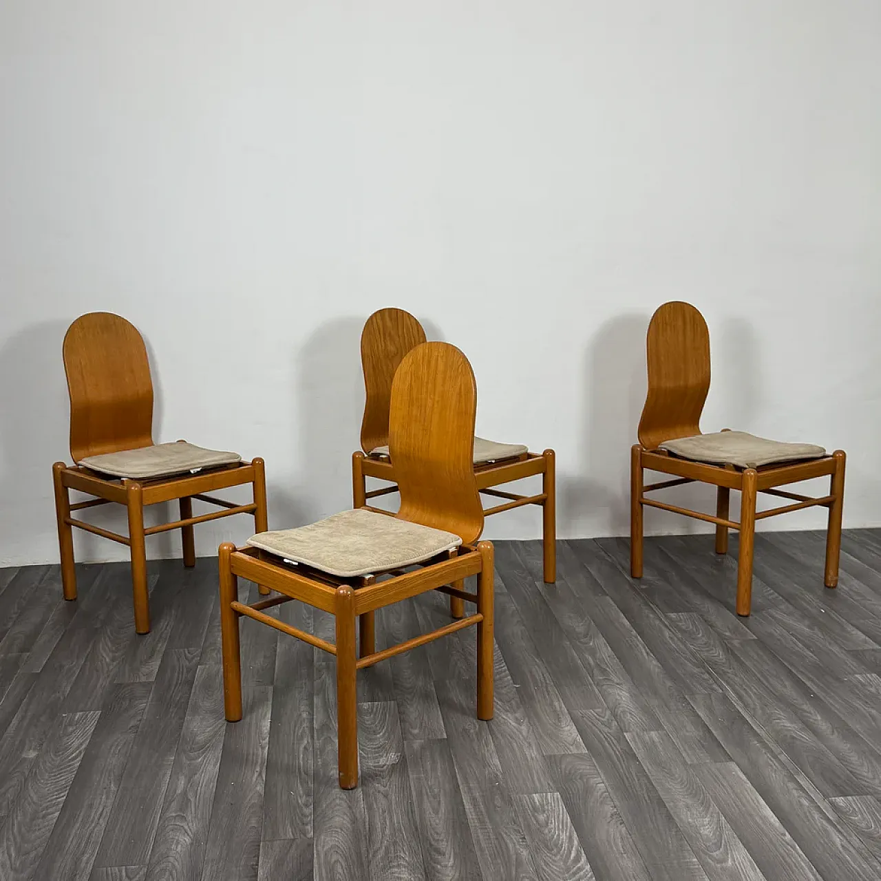 4 Scandinavian Mid-Century dining chairs, 1970s 2