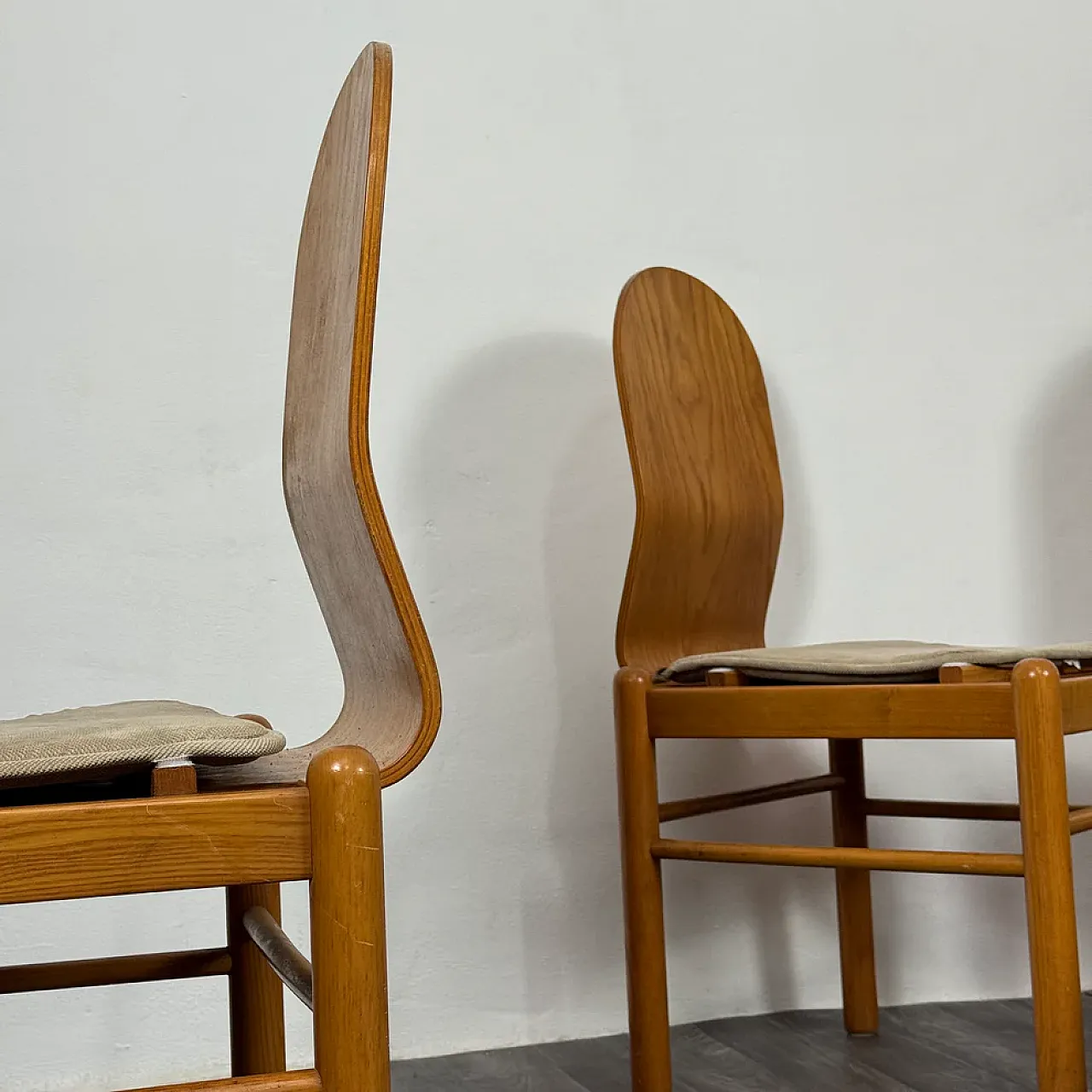 4 Scandinavian Mid-Century dining chairs, 1970s 5