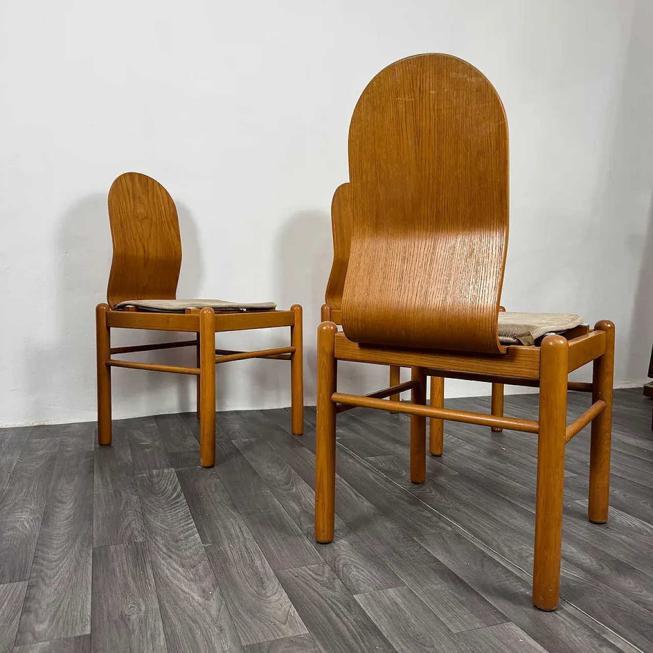 4 Scandinavian Mid-Century dining chairs, 1970s 6