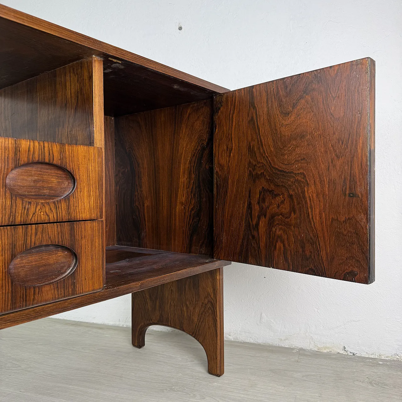 Rosewood sideboard by Gilberto Cassina, 50s 4