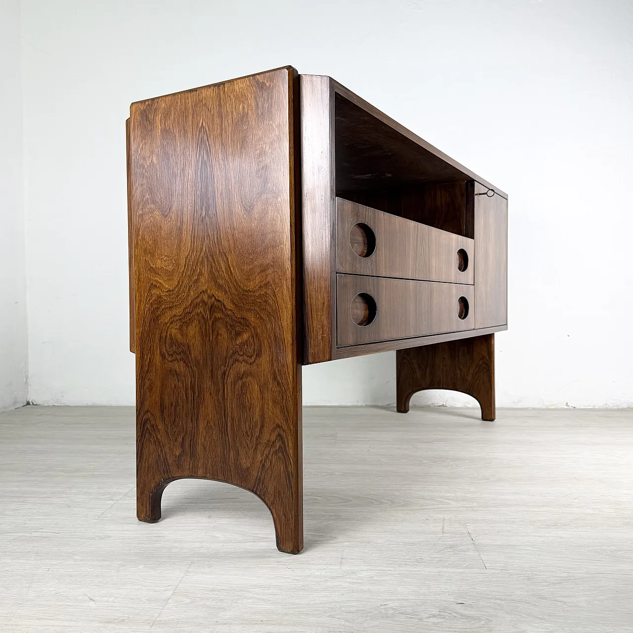 Rosewood sideboard by Gilberto Cassina, 50s 7
