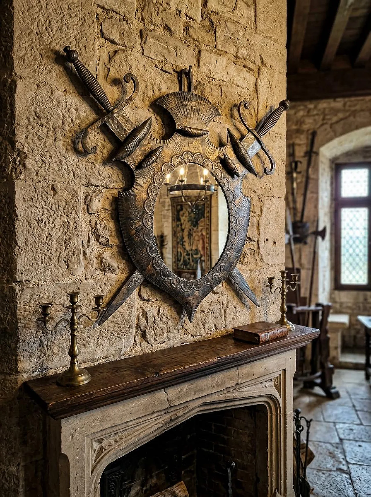 Specchio araldico in ferro battuto, anni '70 2