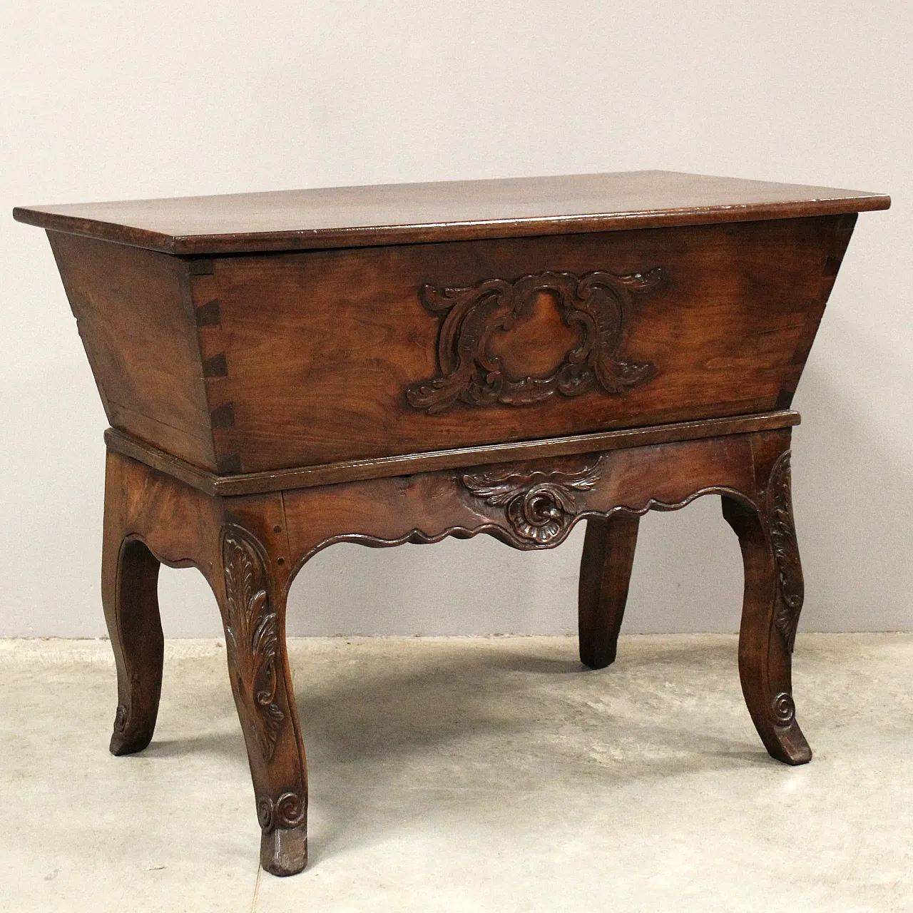 Louis XV sideboard walnut and cherry, 18th century 1