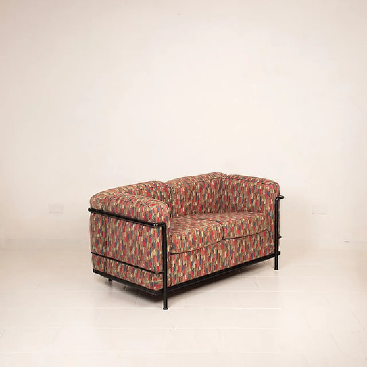Divano LC2 di Le Corbusier, Jeanneret e Perriand per Cassina, anni '20 4