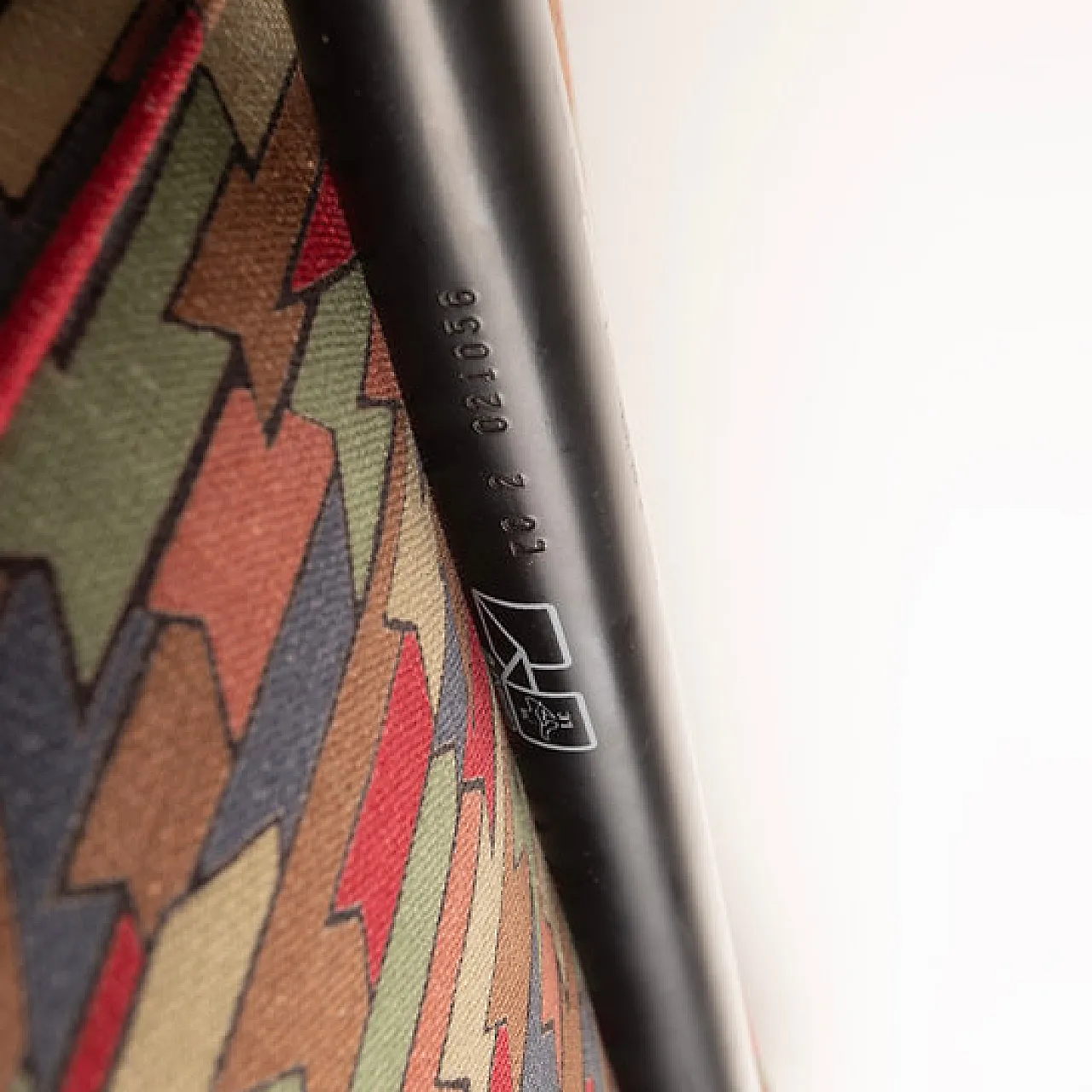 Divano LC2 di Le Corbusier, Jeanneret e Perriand per Cassina, anni '20 5