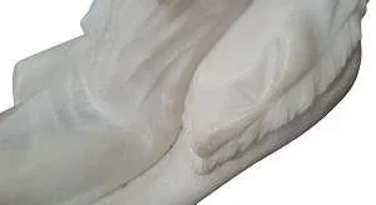 Female figure on armchair by G. Gambogi in alabaster, 19th century 7