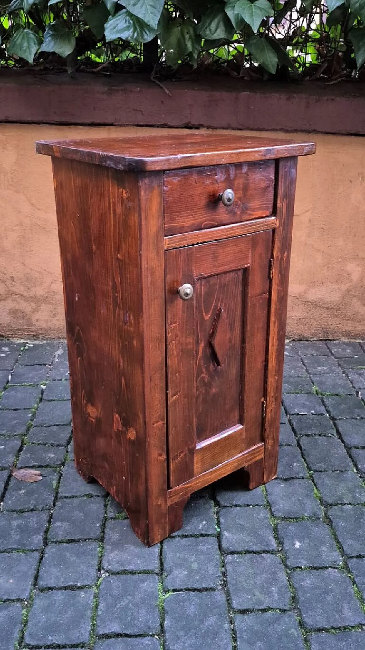Pair of bedside tables with diamond, 19th century 8