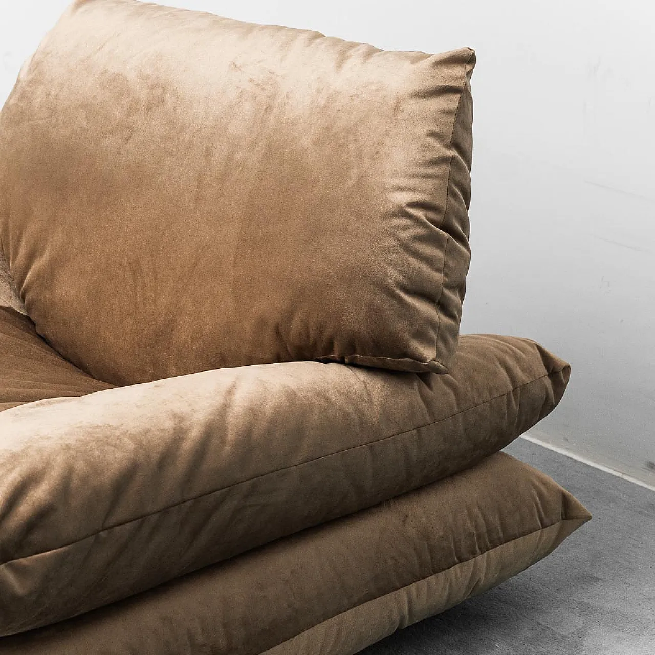 Pair of brown velvet armchairs, 1970s 8