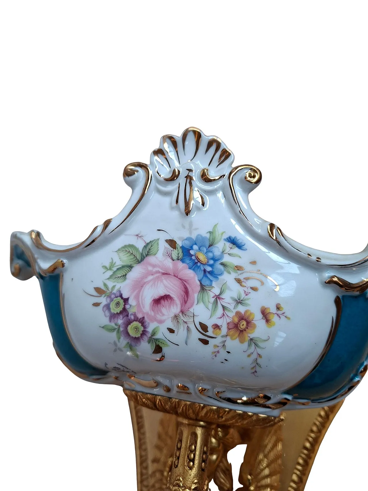 8 Wall lamps in golded brass and porcelain, 1990s 9